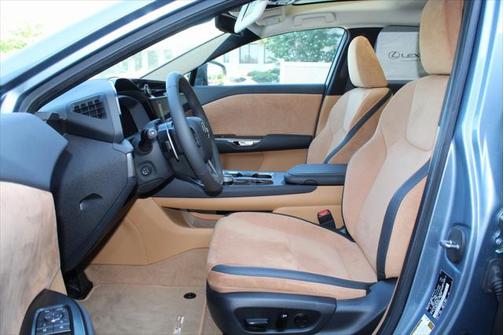 2023 Lexus RZ 450e Luxury
