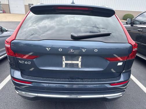 Gray 2022 Volvo XC60 Recharge Plug-In Hybrid T8 Inscription