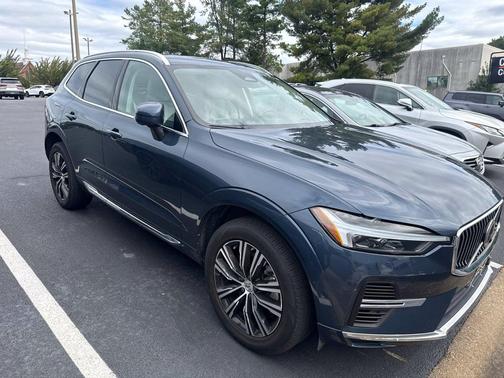 Gray 2022 Volvo XC60 Recharge Plug-In Hybrid T8 Inscription