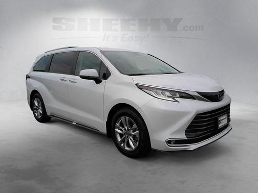 Wind Chill Pearl 2024 Toyota Sienna Limited