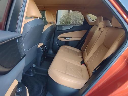 2022 Lexus NX 350h Luxury