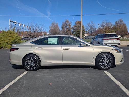 2025 Lexus ES 350 Base