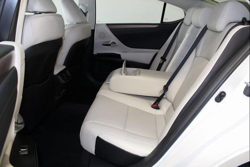 2025 Lexus ES 350 Base