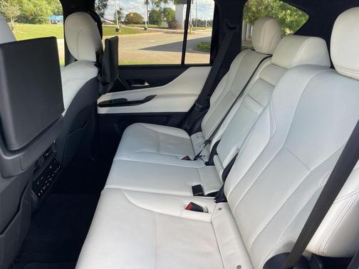 2023 Lexus LX 600 Luxury