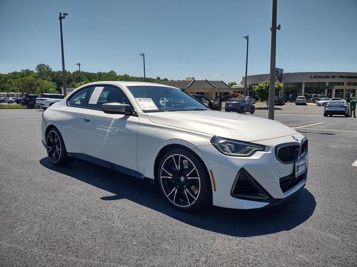 White Metallic 2023 BMW M240 i