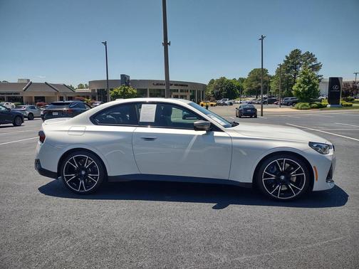 White Metallic 2023 BMW M240 i