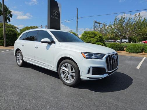 Glacier White Metallic 2022 Audi Q7 45 Premium