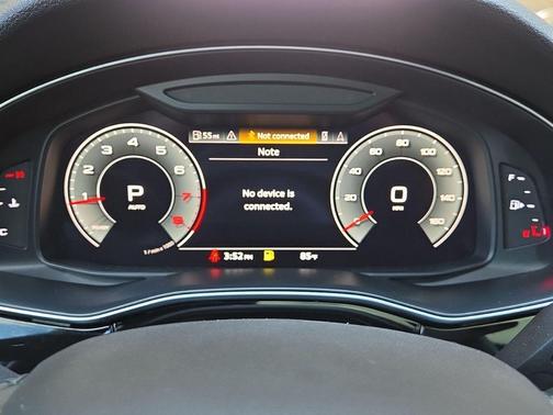 Glacier White Metallic 2022 Audi Q7 45 Premium