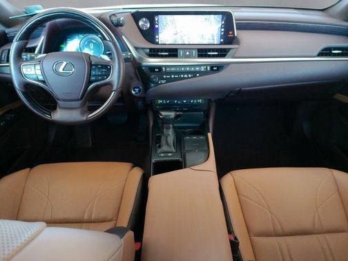 Atomic Silver 2020 Lexus ES 300h Ultra Luxury