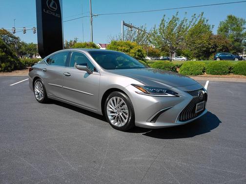Atomic Silver 2020 Lexus ES 300h Ultra Luxury