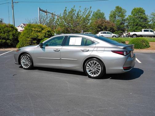 Atomic Silver 2020 Lexus ES 300h Ultra Luxury