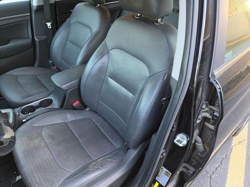 Black Diamond 2018 Hyundai ELANTRA Limited