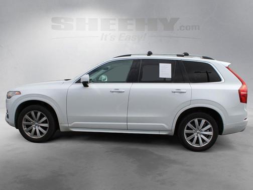 2016 Volvo XC90 T6 Momentum