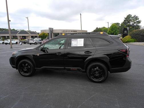 Crystal Black Silica 2023 Subaru Outback Wilderness