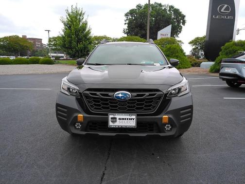 Crystal Black Silica 2023 Subaru Outback Wilderness