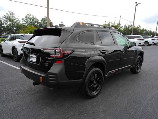 Crystal Black Silica 2023 Subaru Outback Wilderness