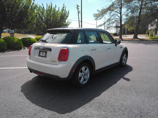 Pepper White 2016 MINI Hardtop Cooper
