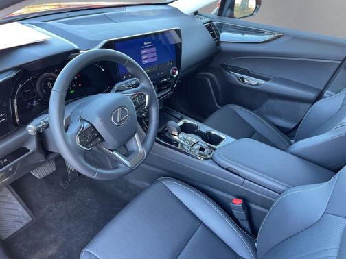 2025 Lexus NX 350h Premium