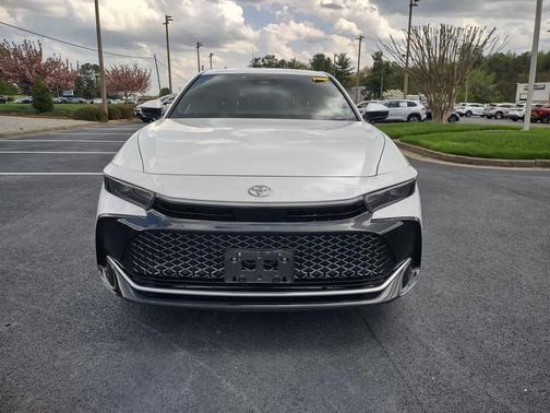 Oxygen White 2023 Toyota Crown XLE