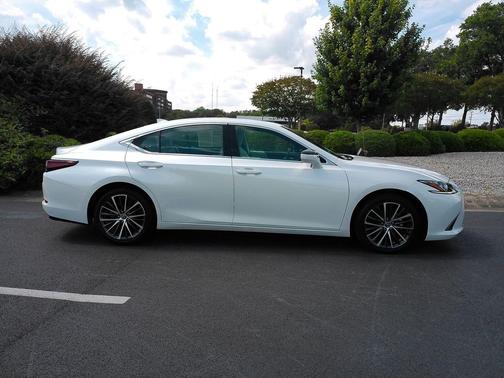 Eminent White Pearl 2024 Lexus ES 350 Base