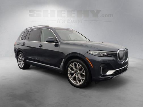 Gray Metallic 2022 BMW X7 xDrive40i