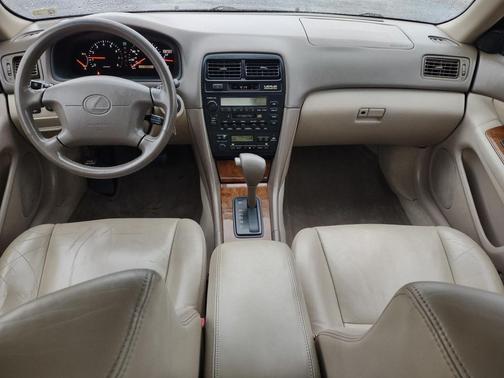 1998 Lexus ES 300 Base