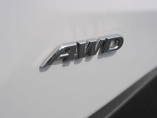 White 2022 Toyota RAV4 Hybrid XLE