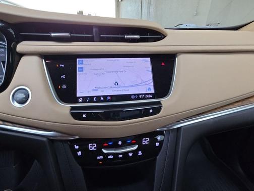 Crystal White Tricoat 2022 Cadillac XT5 Premium Luxury