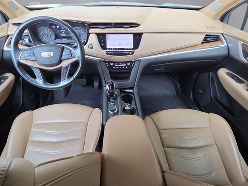 Crystal White Tricoat 2022 Cadillac XT5 Premium Luxury