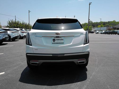 Crystal White Tricoat 2022 Cadillac XT5 Premium Luxury