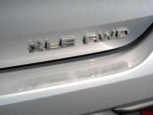 Celestial Silver Metallic 2020 Toyota Highlander XLE