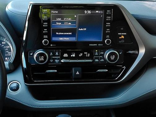 Celestial Silver Metallic 2020 Toyota Highlander XLE
