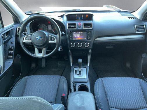 Ice Silver Metallic 2017 Subaru Forester 2.5i