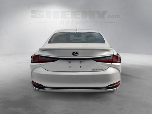 2025 Lexus ES 300h Base