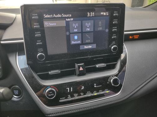 White 2020 Toyota Corolla SE