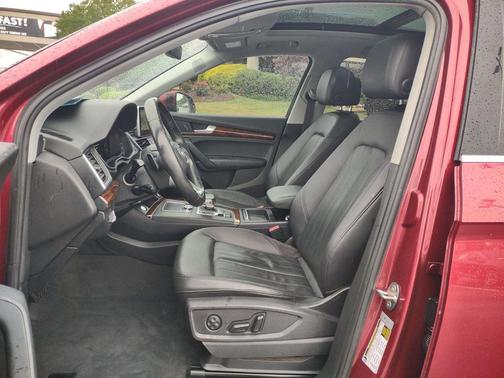 Matador Red Metallic 2018 Audi Q5 2.0T Tech Premium