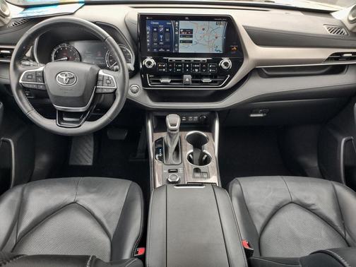 2022 Toyota Highlander Limited