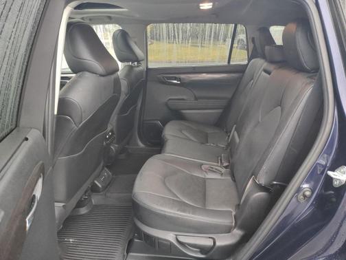 2022 Toyota Highlander Limited