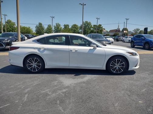 White Pearl 2025 Lexus ES 350 Base