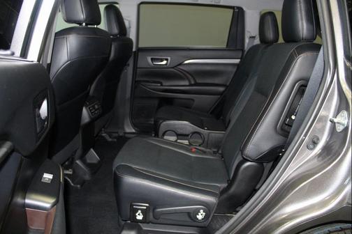 2018 Toyota Highlander Limited Platinum