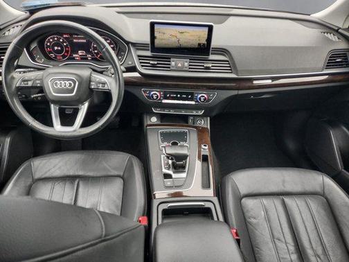 Florett Silver Metallic 2018 Audi Q5 2.0T Tech Premium