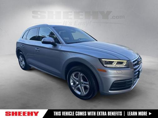 Florett Silver Metallic 2018 Audi Q5 2.0T Tech Premium