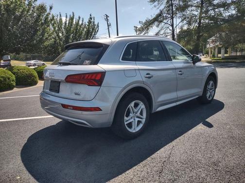 Florett Silver Metallic 2018 Audi Q5 2.0T Tech Premium