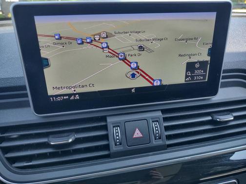 Florett Silver Metallic 2018 Audi Q5 2.0T Tech Premium