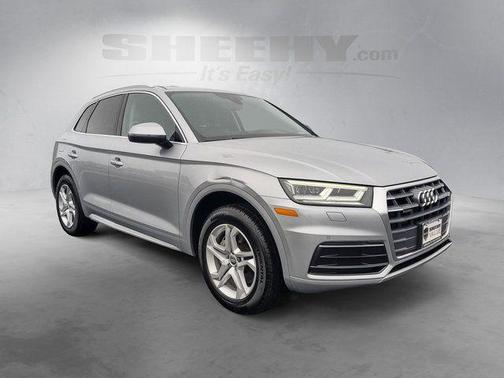 Florett Silver Metallic 2018 Audi Q5 2.0T Tech Premium
