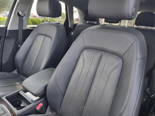 Florett Silver Metallic 2018 Audi Q5 2.0T Tech Premium