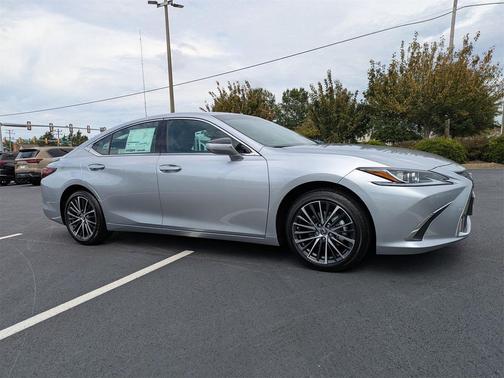 2025 Lexus ES 300h Base