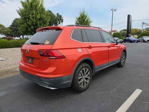 Habanero Orange Metallic 2019 Volkswagen Tiguan 2.0T SE 4MOTION