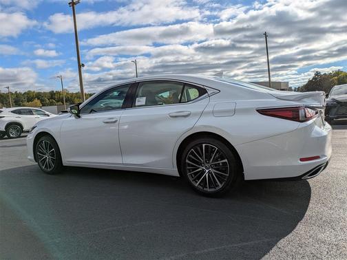 2025 Lexus ES 350 Base