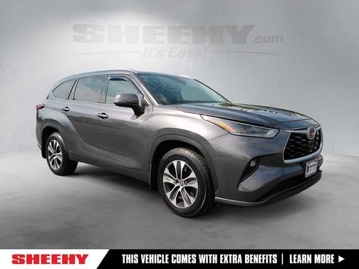 Magnetic Gray Metallic 2021 Toyota Highlander XLE